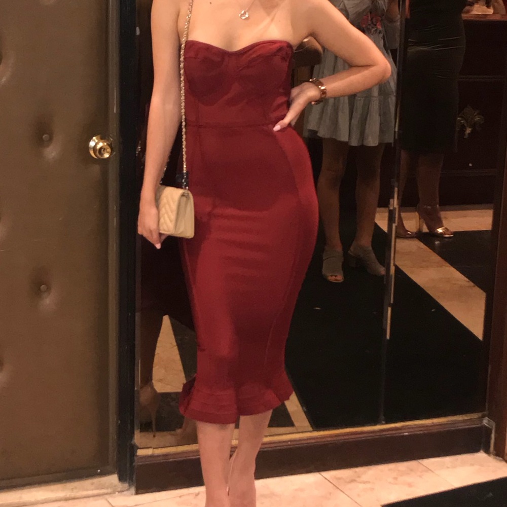 Burgundy midi dress. - Picture 2 of 4